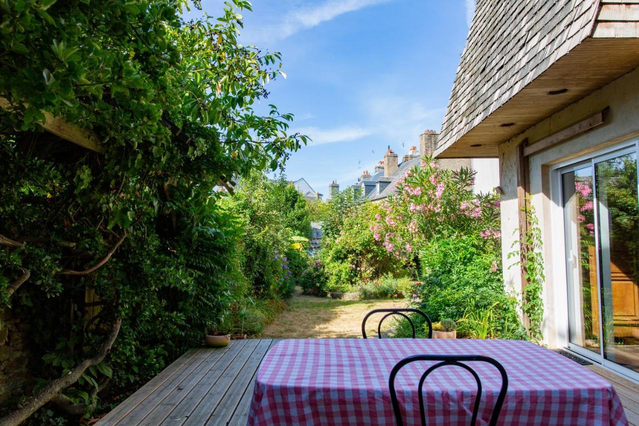 Le 74 Bed and Breakfast Avranches Exteriör bild